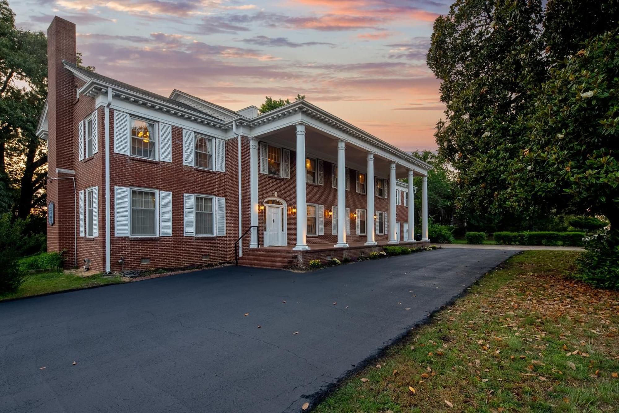 Beland Mansion-Treasured Mist Suite! Fort Smith Exterior photo